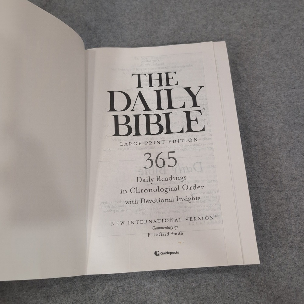 The Daily Bible Large‎ Print Edition NIV 365 Daily Readings Chronological Order - Picture 3 of 6